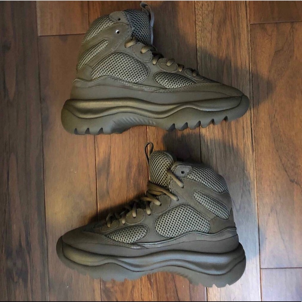 YEEZY DESERT BOOT